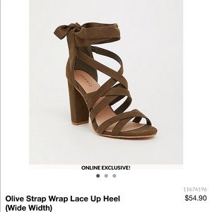 Nude strappy heel